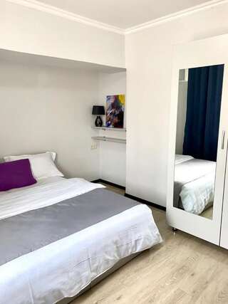 Мини-отель R.street hotel Алматы Двухместный номер с 2 отдельными кроватями и ванной комнатой-3
