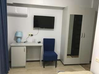 Мини-отель R.street hotel Алматы Двухместный номер с 2 отдельными кроватями и ванной комнатой-4