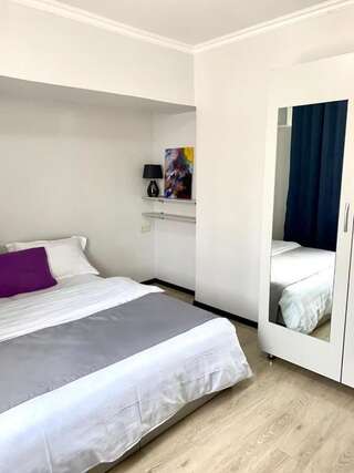 Мини-отель R.street hotel Алматы Двухместный номер с 2 отдельными кроватями и ванной комнатой-6