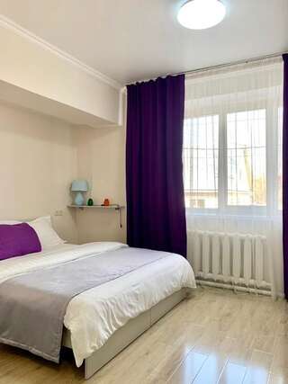Мини-отель R.street hotel Алматы Двухместный номер с 2 отдельными кроватями и ванной комнатой-8